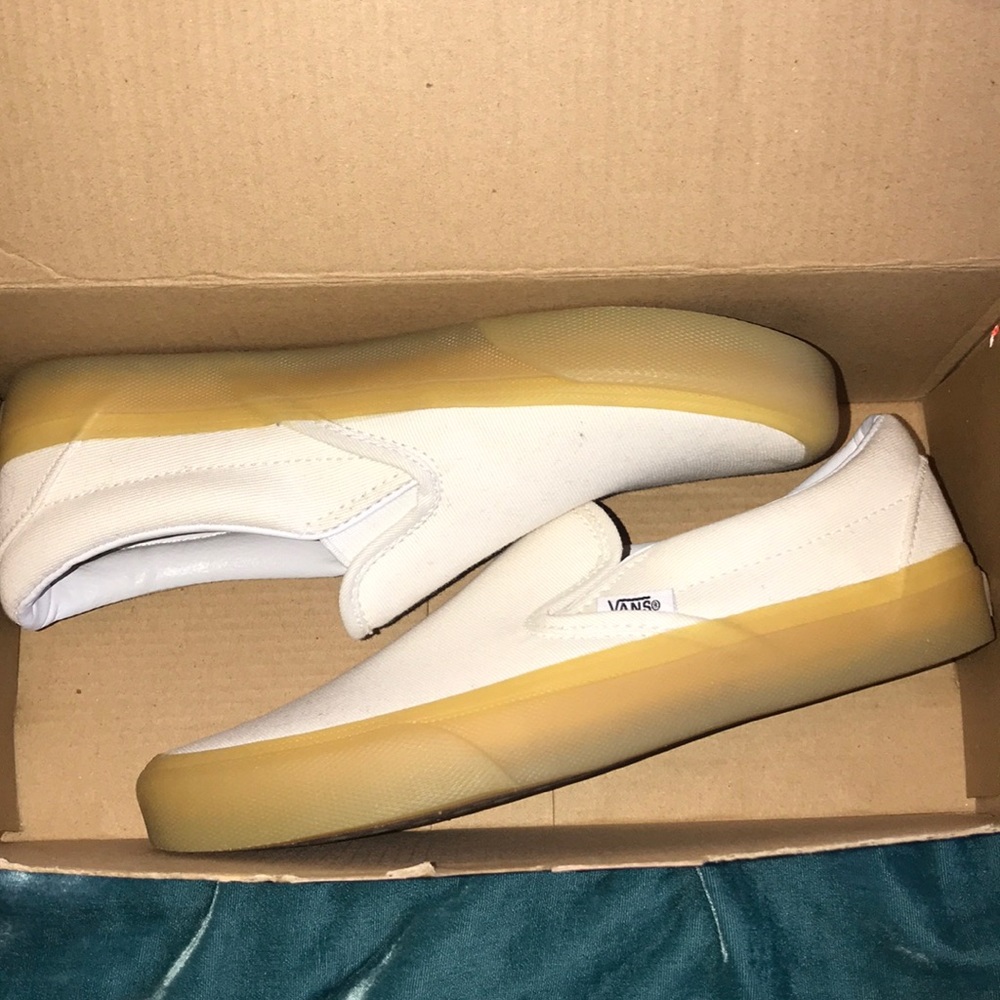 BRAND NEW Slip-On Vans (Sz 7)